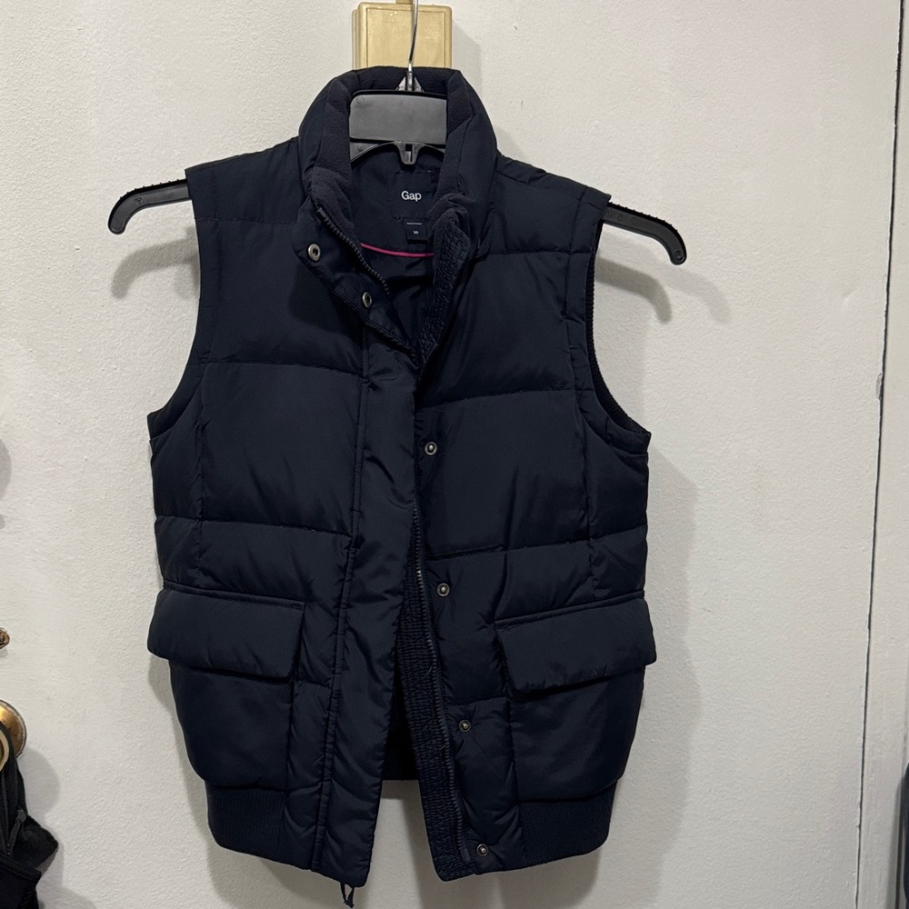 GAP Navy Blue Puffer Vest
